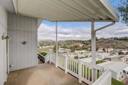spc-341-525 W El Norte Pkwy, Escondido, CA, 92026-3922 | Card Image