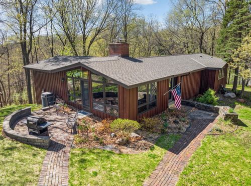 11 Eagle Ridge Rd, North Oaks, MN, 55127-6409 | Card Image