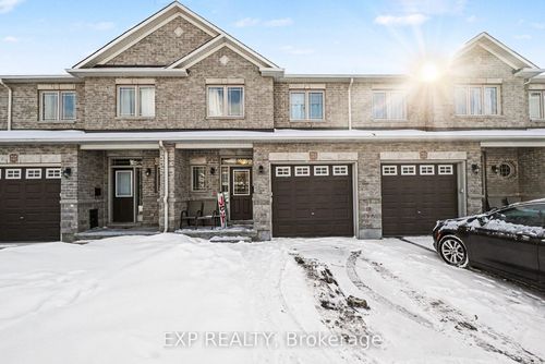 735 Regiment Ave, Kanata, ON, K2M0E6 | Card Image