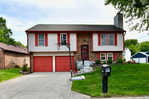 5762 Pilgrim Dr, Indianapolis, IN, 46254-1087 | Card Image