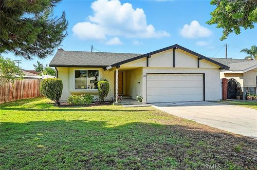 430 E Clarion Dr, Carson, CA, 90745-1317 | Card Image