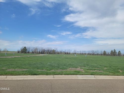 401 Hickman St, Grenora, ND, 58845 | Card Image
