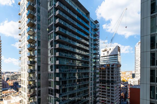 2501 - 88 Blue Jays Way, Condo with 2 bedrooms, 1 bathrooms and null parking in Toronto ON | Image 25