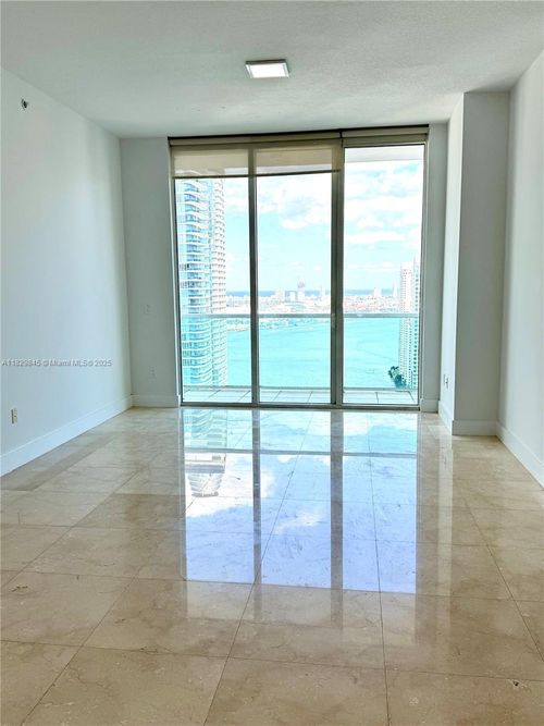apt-4214-31 Se 5th St, Miami, FL, 33131-2530 | Card Image