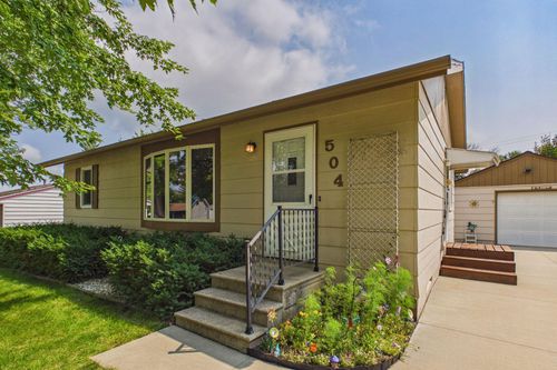 504 3rd Ave Ne, Byron, MN, 55920-1460 | Card Image