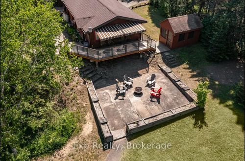 27 Groeger Rd, Huntsville, ON, P1H2J4 | Card Image