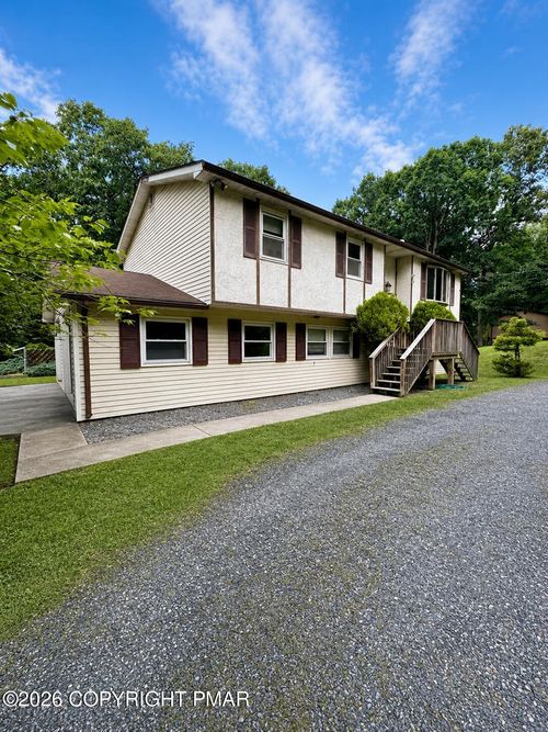 3122 Gabrielle Ln, East Stroudsburg, PA, 18301-7737 | Card Image