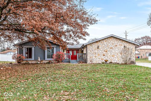 807 Oak Ct, Greenfield, IN, 46140-8850 | Card Image
