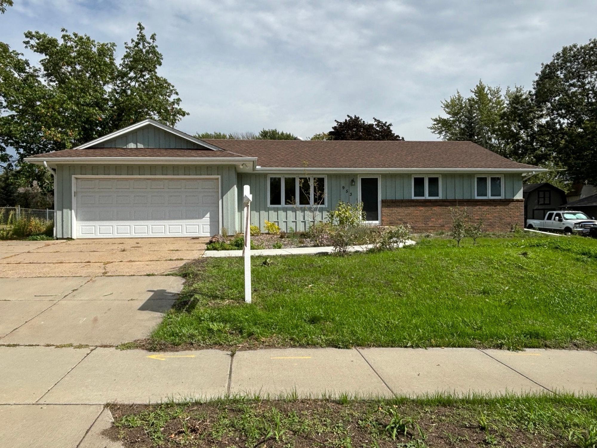 Redwood Dr, Saint Paul, MN 55124