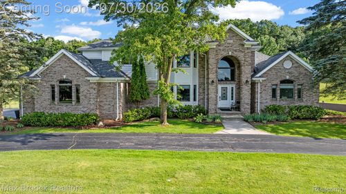 6827 Strawberry Ln, Clarkston, MI, 48348-2884 | Card Image