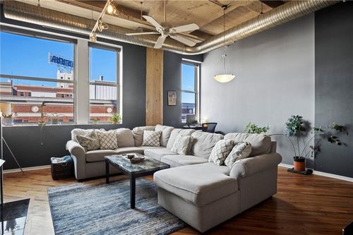 603-2107 Grand Blvd, Kansas City, MO, 64108-1878 | Card Image