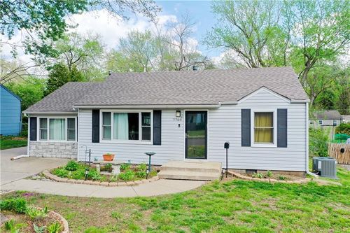 7709 Robinson St, Overland Park, KS, 66204-2850 | Card Image
