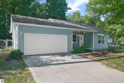 5173 Palmer Pl, Traverse City, MI, 49685-6900 | Card Image