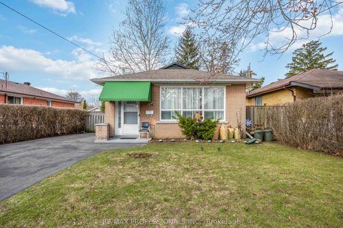 14 Dashwood Cres, Etobicoke, ON, M9V2N8 | Card Image