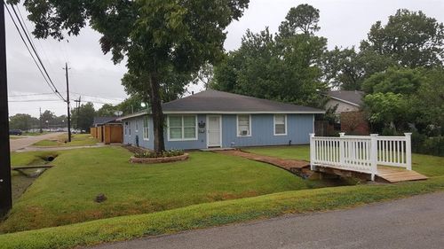 301 Avenue E, South Houston, TX, 77587-4156 | Card Image