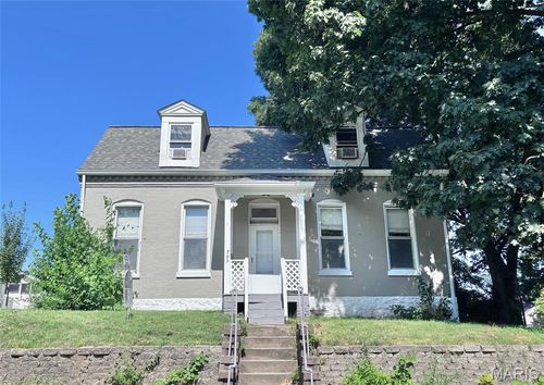 705 N Benton Ave, Saint Charles, MO, 63301-1947 | Card Image