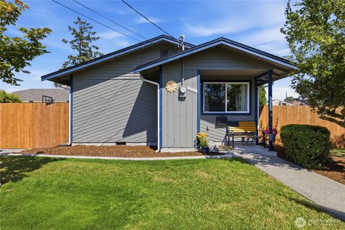209 16th St Sw, Puyallup, WA, 98371-5231 | Card Image