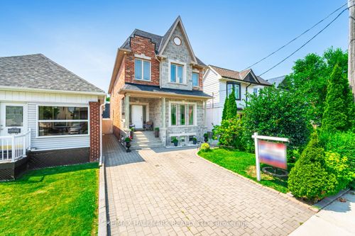 134 Brownville Ave, York, ON, M6N4L4 | Card Image