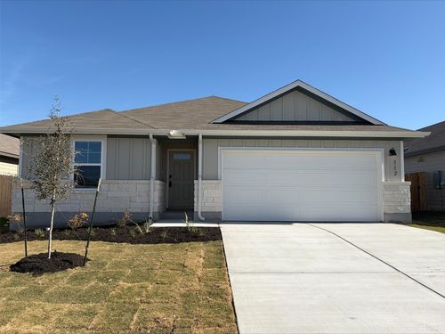 112 Honey Bee Rd, Jarrell, TX, 76537-5051 | Card Image