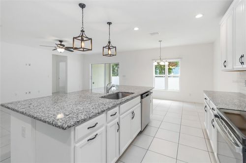 928 Avenal Ln, DAVENPORT, FL, 33837-6717 | Card Image