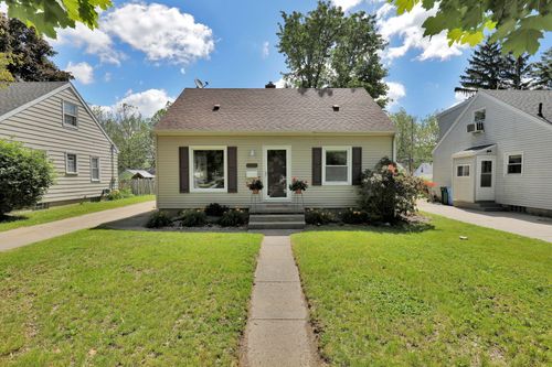 3201 Sablain Parkway Dr, Lansing, MI, 48910-3450 | Card Image