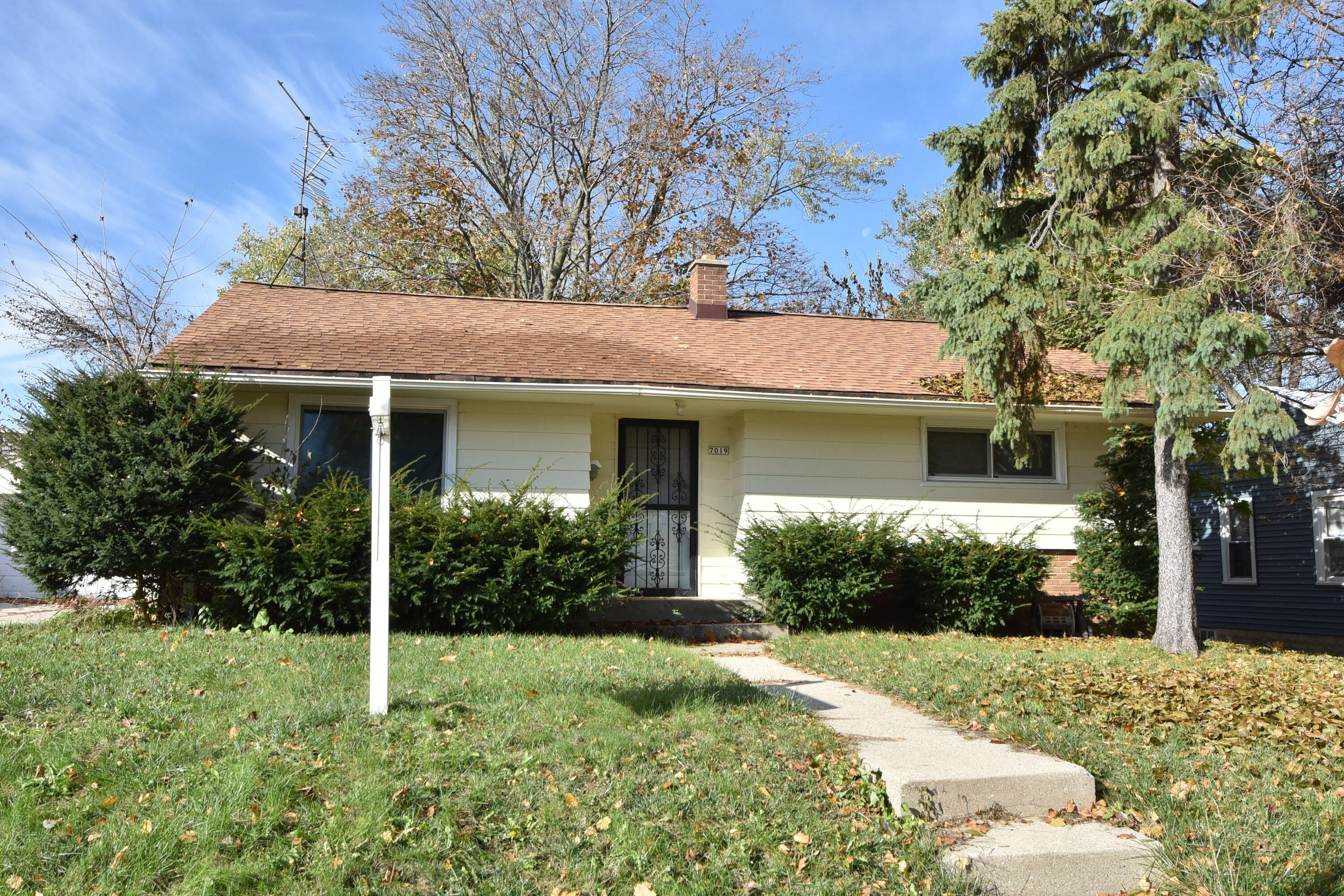 42nd St, Milwaukee, WI 53209