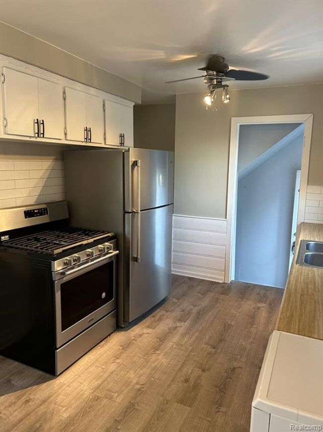 285 W Maple Road, For Sale in Clawson Zoocasa