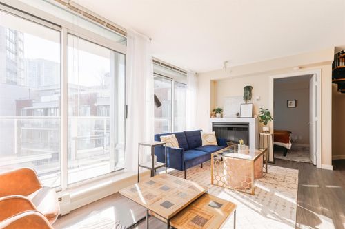 711-618 Abbott St, Vancouver, BC, V6B0C1 | Card Image