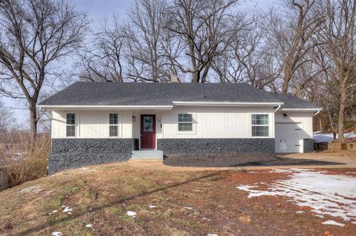 720 Walnut Dr, Neosho, MO, 64850-2172 | Card Image