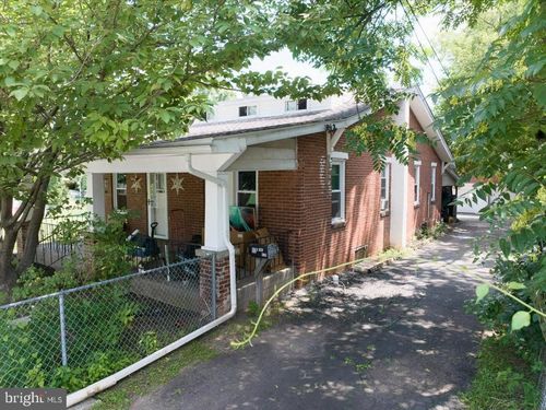 112 E Vine St, STOWE, PA, 19464-6819 | Card Image