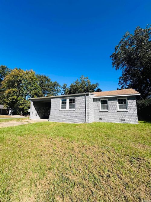 1 Neal Pl, North Little Rock, AR, 72117-5102 | Card Image