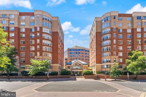 501w-3830 9th St N, ARLINGTON, VA, 22203-5823 | Card Image