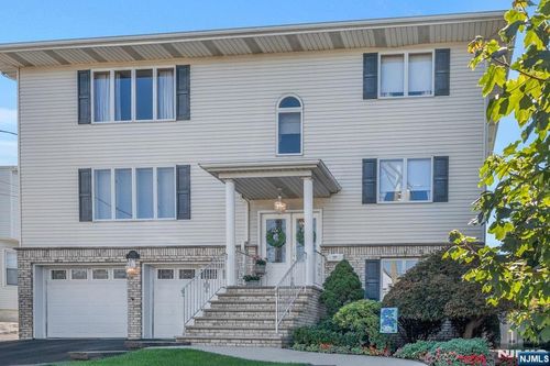 533 1st St, Carlstadt, NJ, 07072-1527 | Card Image