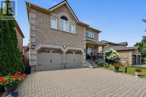 41 Russell Hill Dr, Barrie, ON, L4N0C2 | Card Image