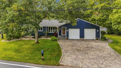 67 Wakeman Rd, Hampton Bays, NY, 11946-2663 | Card Image