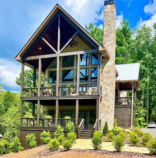207 Comanche Rd, Cullowhee, NC, 28723-6606 | Card Image