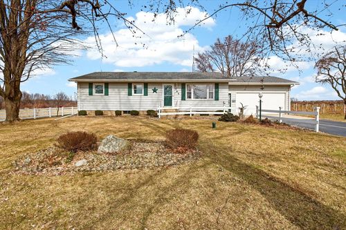 565 Rocky Weed Rd, Berrien Springs, MI, 49103-9144 | Card Image