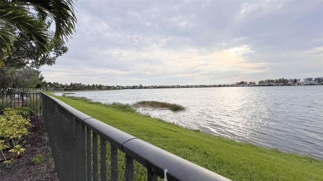 8725 Parkland Bay Dr, House other with 4 bedrooms, 5 bathrooms and null parking in Parkland FL | Image 10
