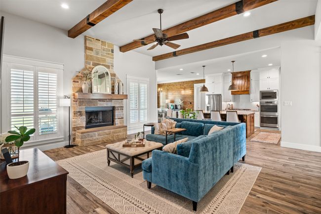 321 Kenyon Ct, House other with 4 bedrooms, 4 bathrooms and null parking in Granbury TX | Image 9