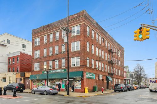 13-6700 Park Ave, West New York, NJ, 07093-4410 | Card Image