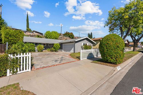19845 Steinway St, Canyon Country, CA, 91351-1156 | Card Image