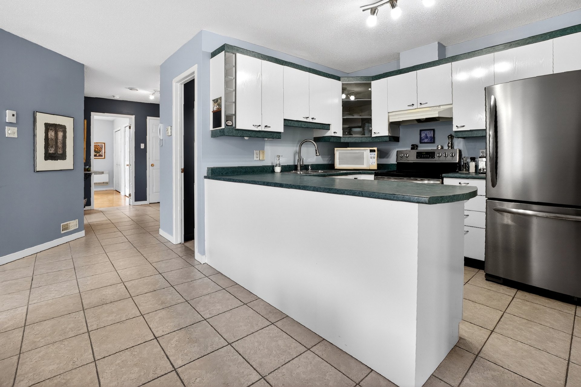 Residential in Longueuil (Le Vieux-Longueuil) 2