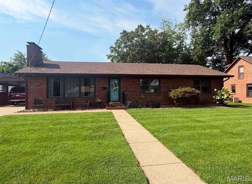 202 E Belleville Street, Nashville, IL, 62263 | Card Image