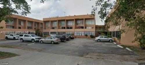 221-1305 W 46th St, Hialeah, FL, 33012-3284 | Card Image