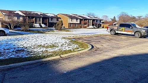 apt-7-803 Brook Dr, Streamwood, IL, 60107-1094 | Card Image