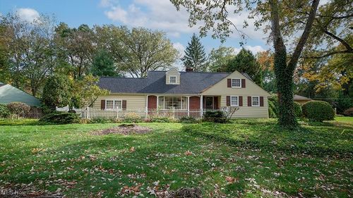 3930 Northwood Dr Se, Warren, OH, 44484-2644 | Card Image