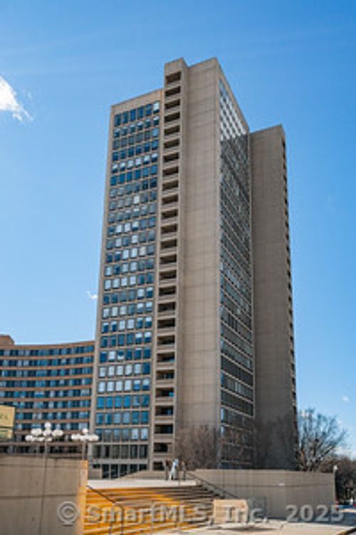 apt-15d-1 Gold St, Hartford, CT, 06103-2931 | Card Image