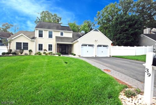 39 Susquehanna Trl, Branchburg, NJ, 08876-5404 | Card Image