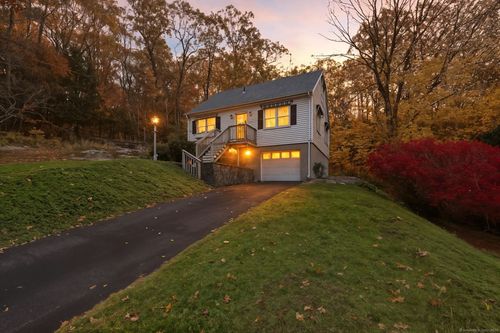 102 Lucas Park Rd, Norwich, CT, 06360-7144 | Card Image