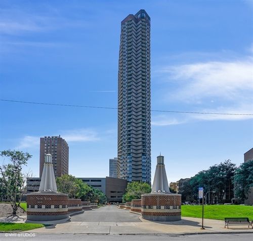 2407-3660 Lake Shore Dr, Chicago, IL, 60613-5311 | Card Image